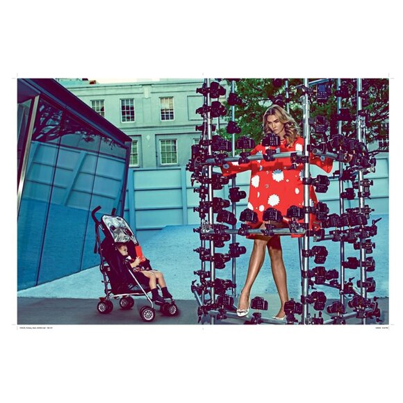 Vogue: Fantasy & Fashion large coffee table book - Picture 7 of 8